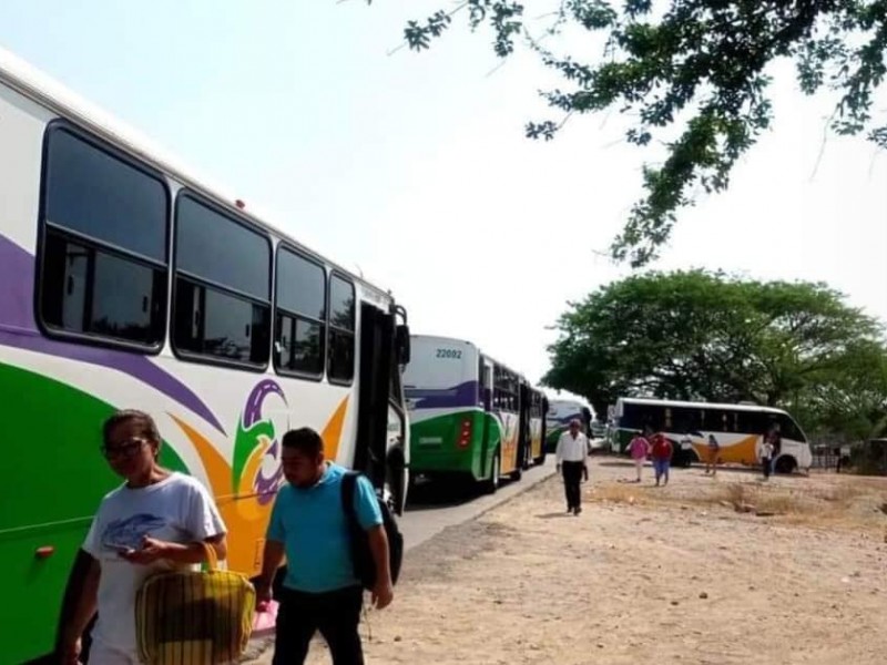 Activan bloqueo; exigen liberación de líder de mototaxistas en Juchitán