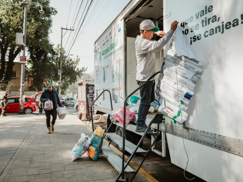 Activan en Tepic centro de intercambio de residuos por despensa