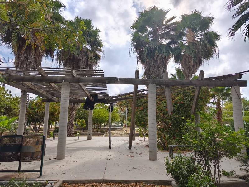 Activista denuncia abandono total de parques y áreas verdes en Los Mochis