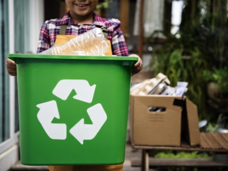 Activista elabora una guía para el cuidado ambiental dirigido a menores