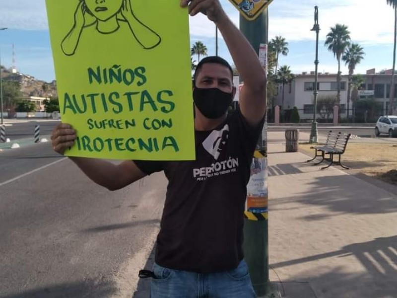 Activista pide a población evitar uso de pirotecnia en diciembre