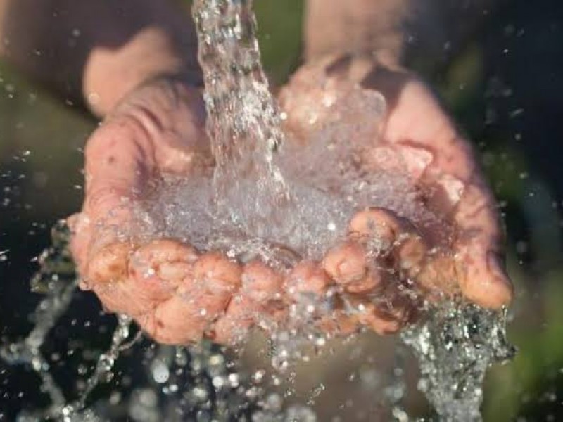 Activistas preocupados por entrada del agua a bolsa de valores