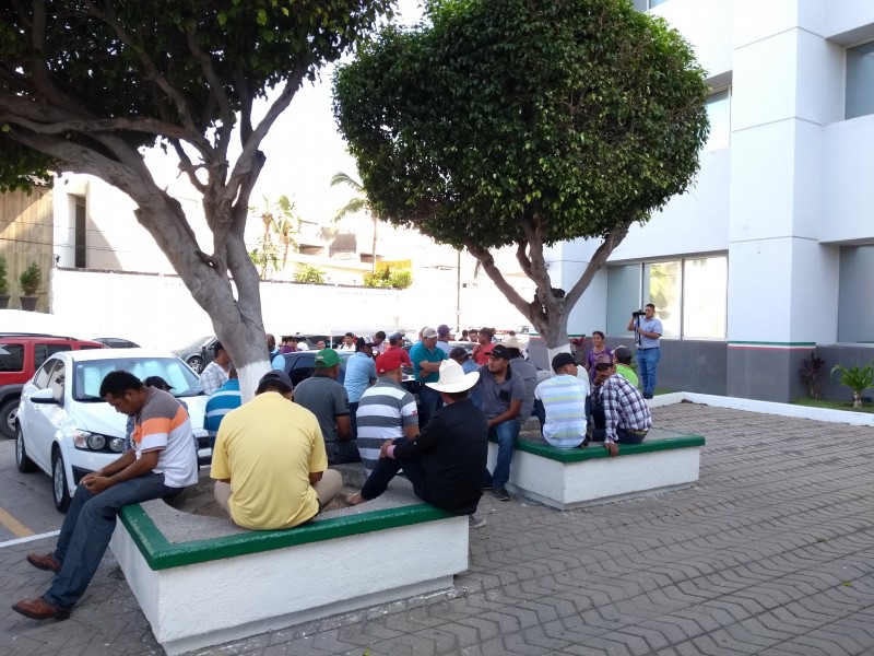 Acuacultores de Sinaloa se manifiestan en Conapesca