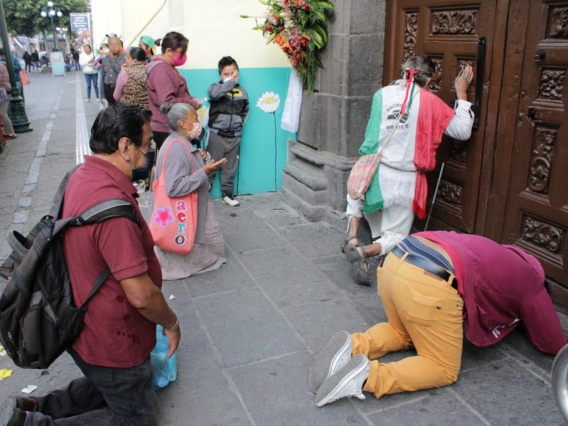 Acuden fieles a visitar el señor de las Maravillas