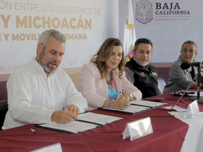 Acuerdan Baja California y Michoacán apoyo a desplazados michoacanos