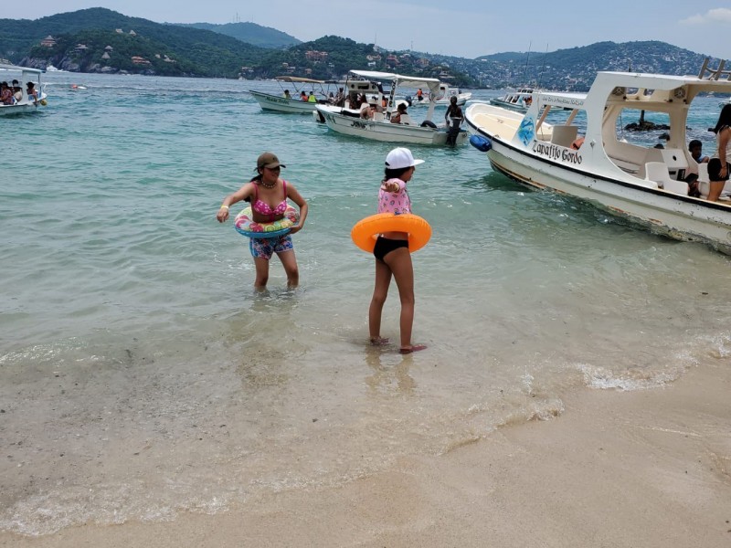 Acuerdan ordenado embarque y desembarque en playa Las Gatas