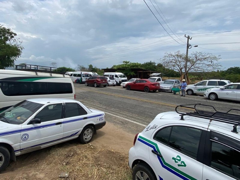 Acuerdan retiro de topes en la colonia Progreso de Tecpan