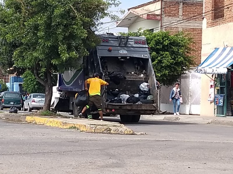 Acumulación de basura no es por incumplimiento