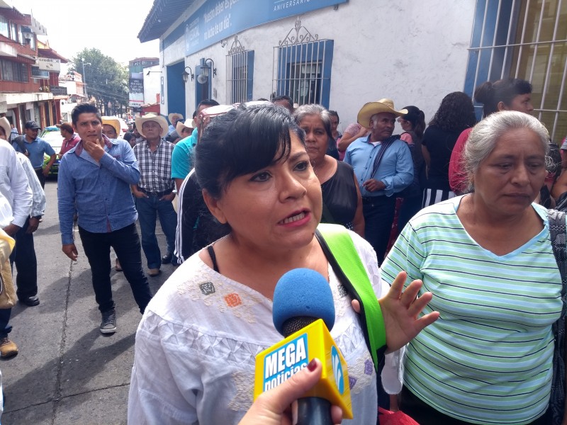 Acusan campesinos de corrupto a Guzmán Avilés