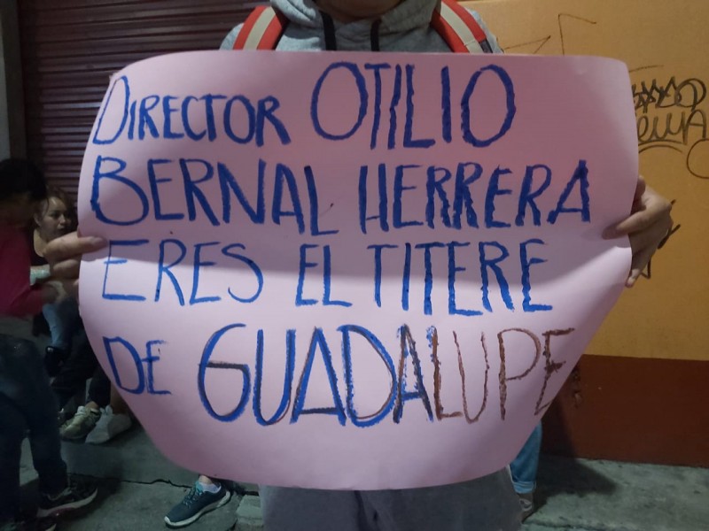 Acusan comerciantes clausura de negocios de Mercado Independencia por reabrir