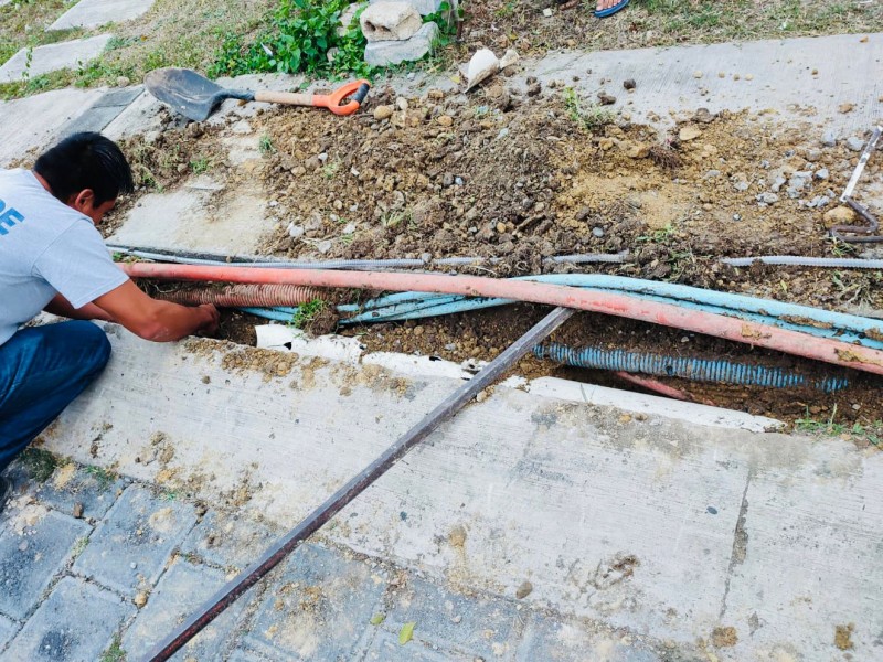 Acusan constantes fugas de agua en Petropolis