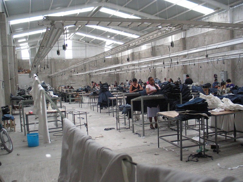 Acusan empleados de maquiladoras desobligación de patrones en cuarentena