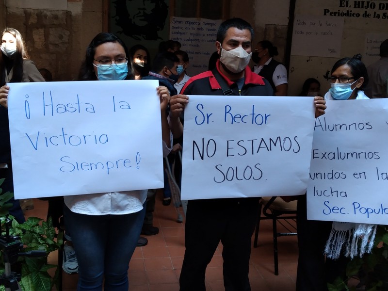 Acusan intento de desalojo de edificio de secundaria en Morelia