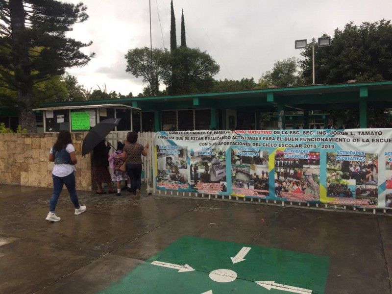 Acusan padres desvío en la Tamayo