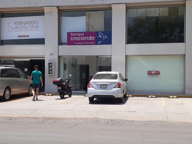 Acusan trabajadores despido injustificado de financiera por Covid-19