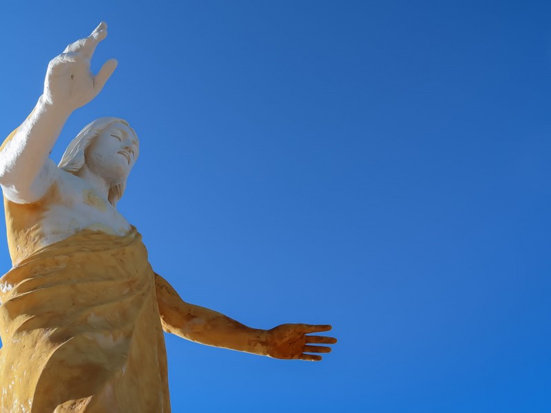 Adeudan 4 millones a escultores del Cristo de la Paz
