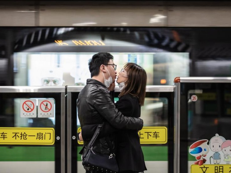 Adiós a parejas casuales. COVID-19 modifica forma de relacionarse