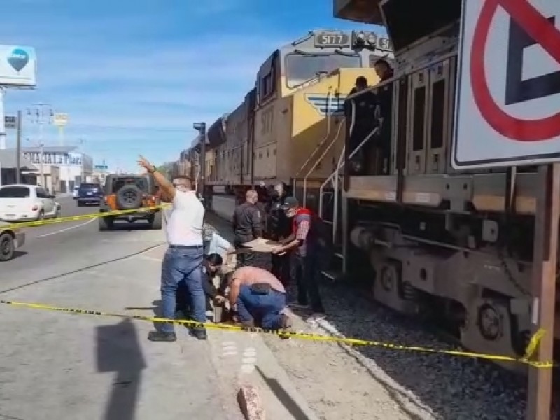 Adolescente es golpeado por ferrocarril en calle Plutarco Elías