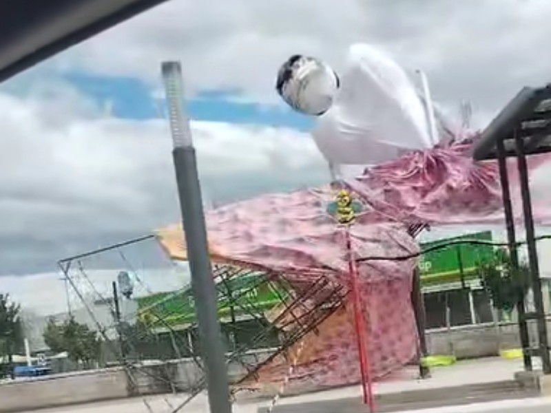 Adornos de Día de Muertos dañados por el norte Adornos de Día de Muertos dañados por el norte