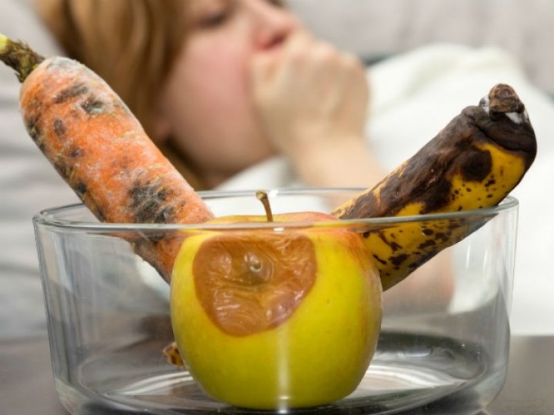 Advierten de intoxicaciones por alimentos en mal estado durante el verano