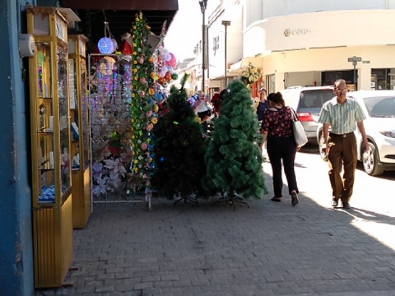 Advierten posibles multas a comerciantes del centro histórico