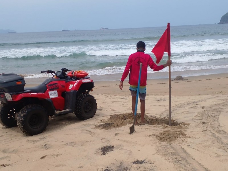 Advierten mar de fondo en playas de Manzanillo