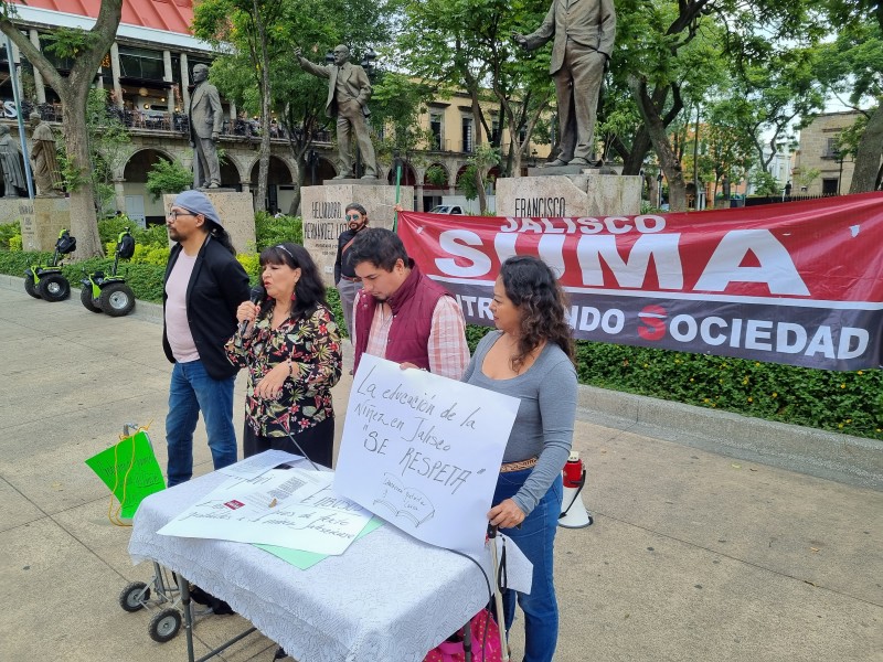 Advierten movilizaciones si no comienza entrega de libros en Jalisco