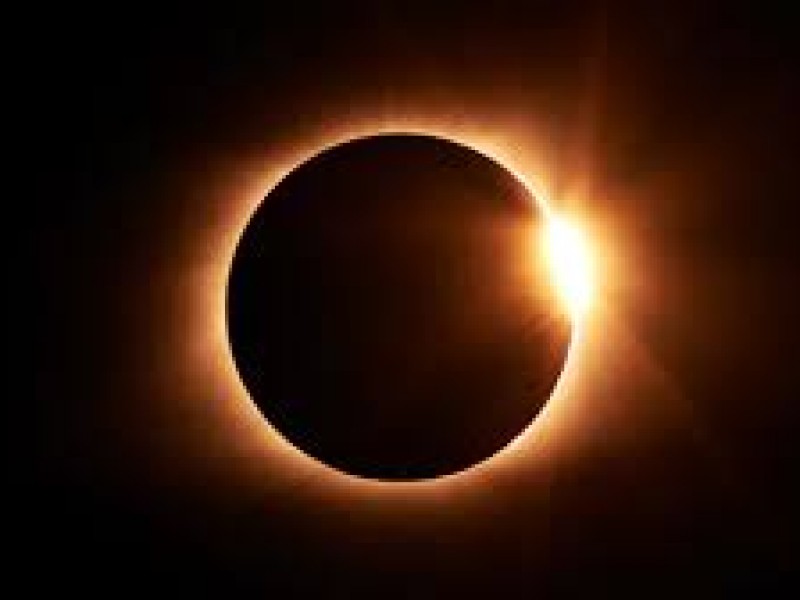 Advierten peligro de observar de forma directa el eclipse solar