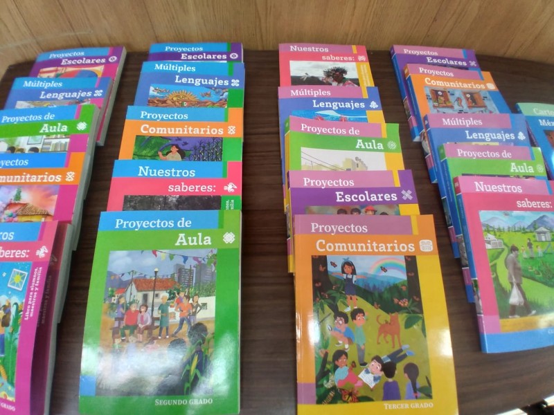 Ponen a disposición nuevos libros de texto para consulta