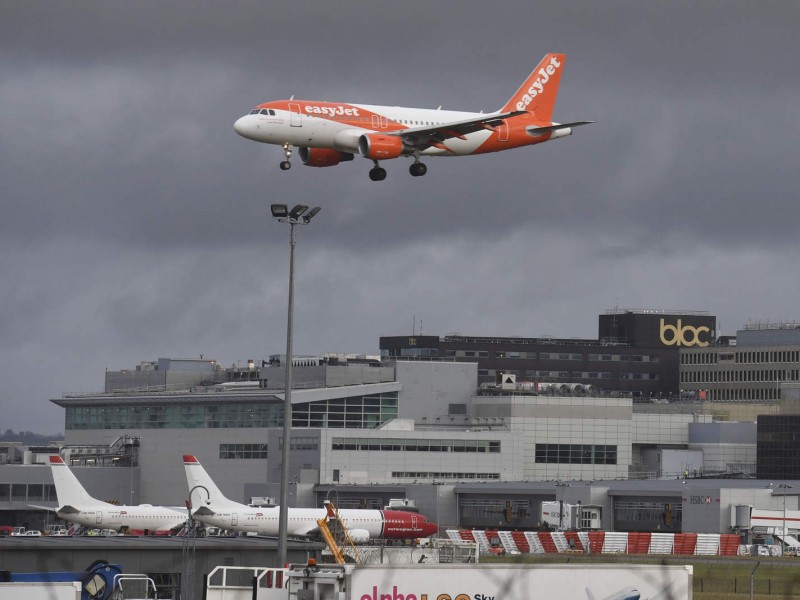 Aeropuerto de Gatwick reabre tras caos por drones