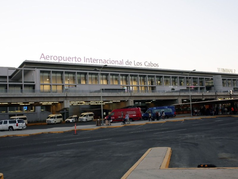 Aeropuerto Int. de Los Cabos opera con normalidad