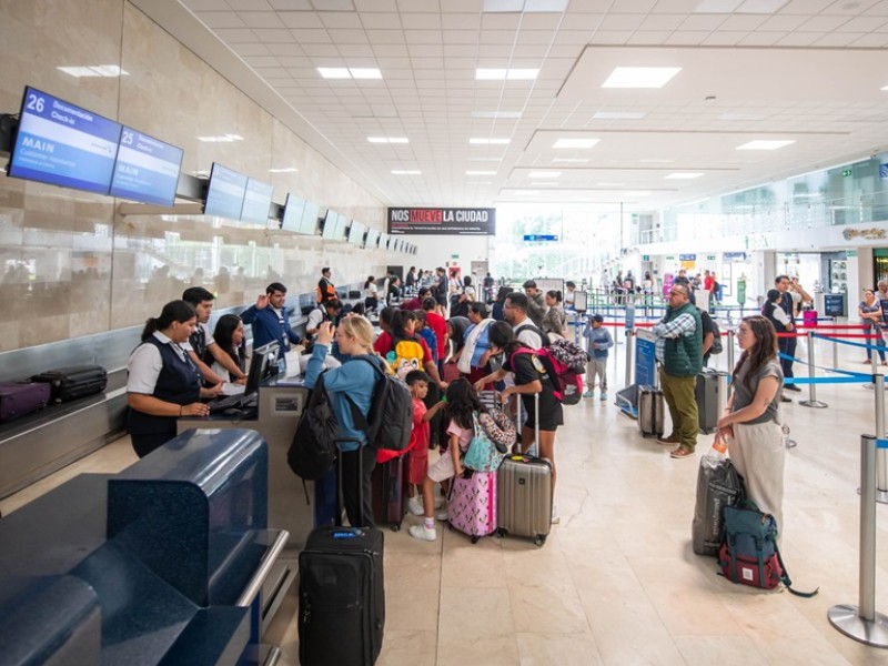 Aeropuertos de Oaxaca movilizan más de 2.8 millones de personas