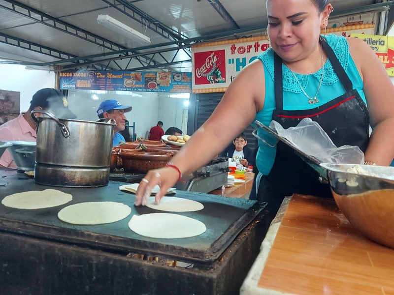 Afecta a comerciantes y familias aumento de la tortilla