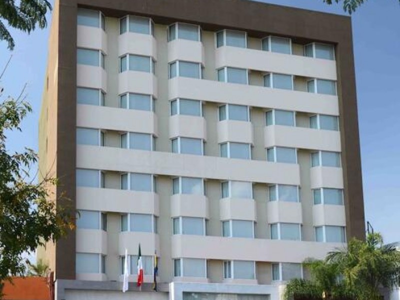 Afecta a sector hotelero caos vial en López Mateos
