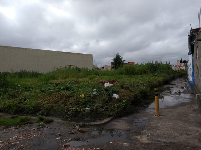 Afecta basura canal de desagüe en Torremolinos