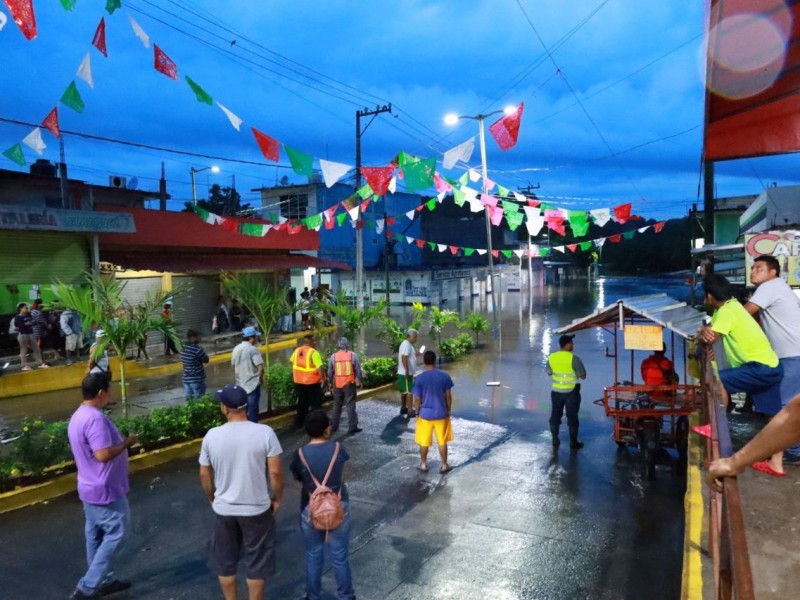 Afectaciones en Cotaxtla por desbordamiento del rio.