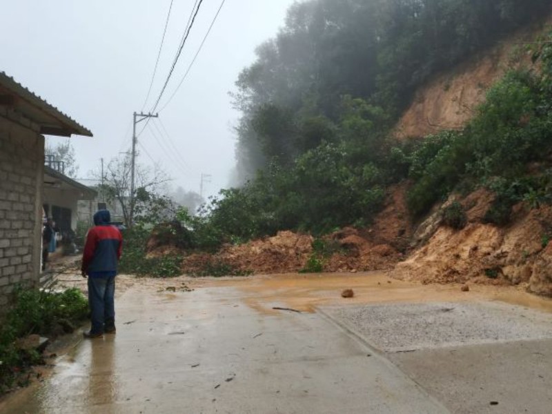 Afectaciones en red carretera y daños por lluvias en oaxaca