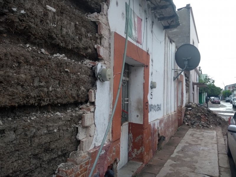 Afectados por sismo viviendo en condiciones precarias