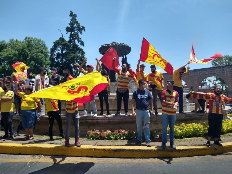 Aficionados del Monarcas Morelia se manifiestan pese a Covid 19