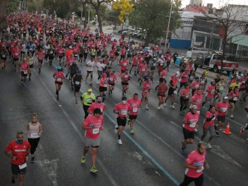 África domina el medio maratón GDL