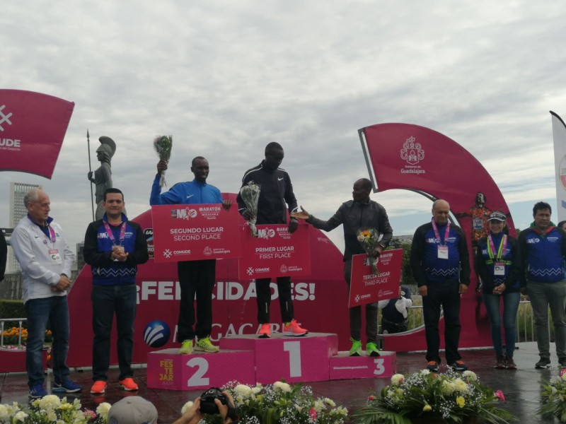 Africanos rompen marcas en Maratón Guadalajara Megacable