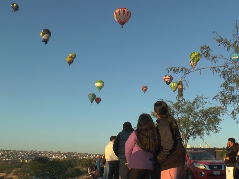 Afuera, pero en primera fila: la otra cara del Festival del Globo
