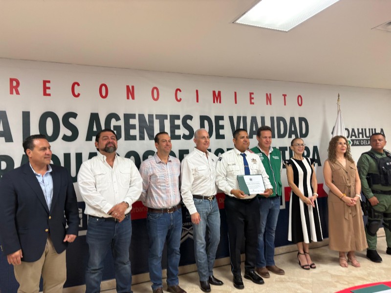 Agentes de Tránsito de Torreón concluyen licenciaturas en derecho y contabilidad