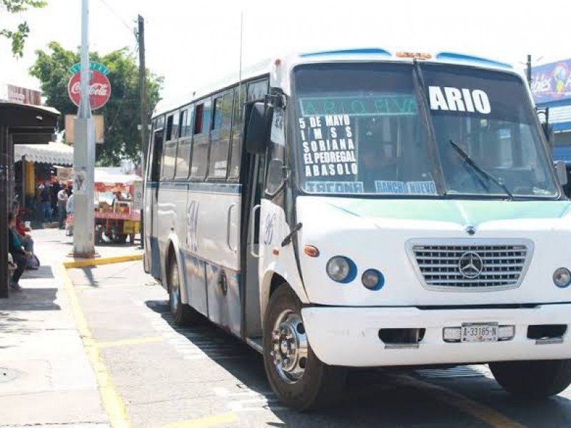 Agobia a transportistas invasión de rutas, piden reordenamiento