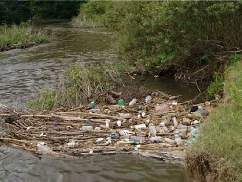 Agoniza río Atoyac; registra 95% de contaminación