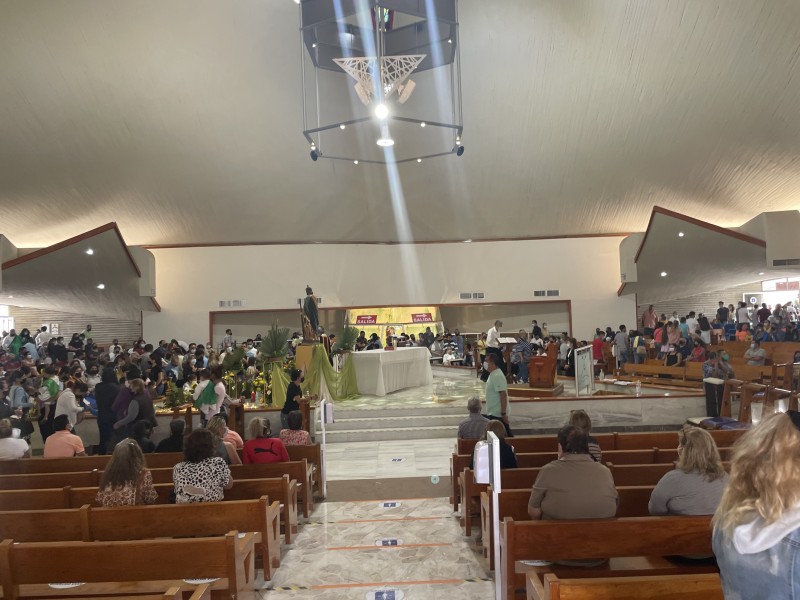 Agradecen con flores y mariachis devotos de San Judas Tadeo