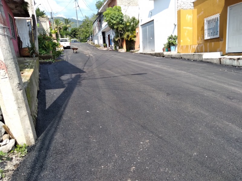 Agradecen vecinos rehabilitación de la calle Perú