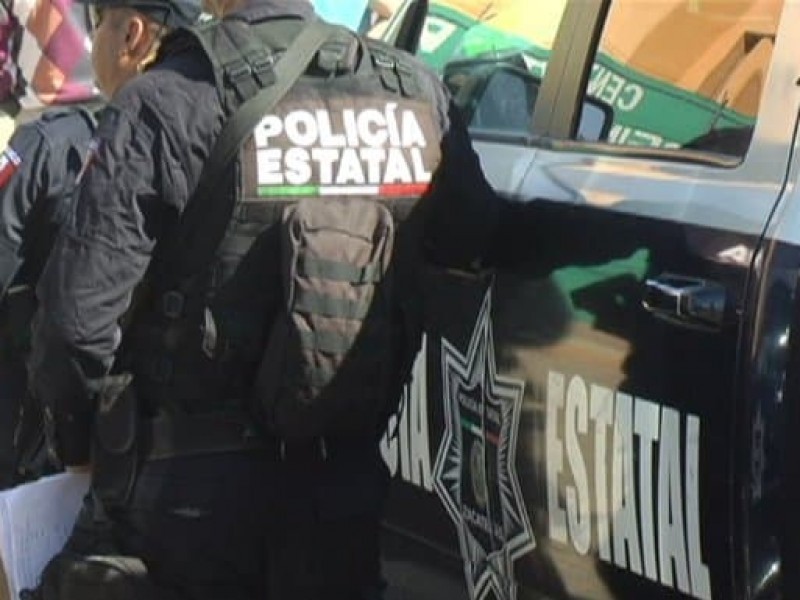 Agreden a Policía Estatal en tramo carretero