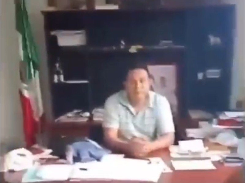 Agresión entre autoridades de Pluma Hidalgo por presunto desfalco, despiden a tesorero