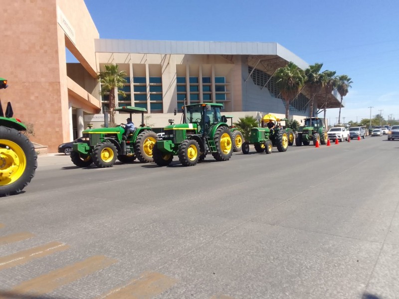 Agricultores dan tregua al gobierno federal